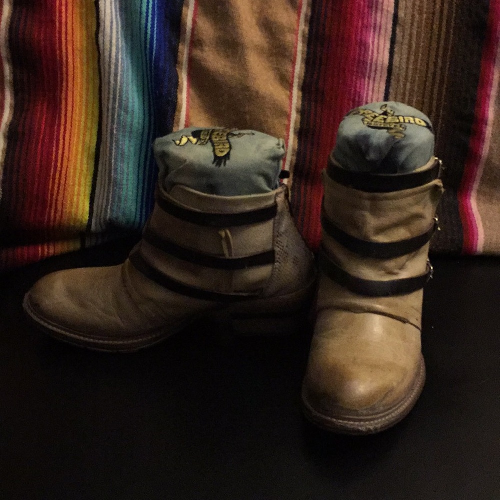 Free bird tan leather boots